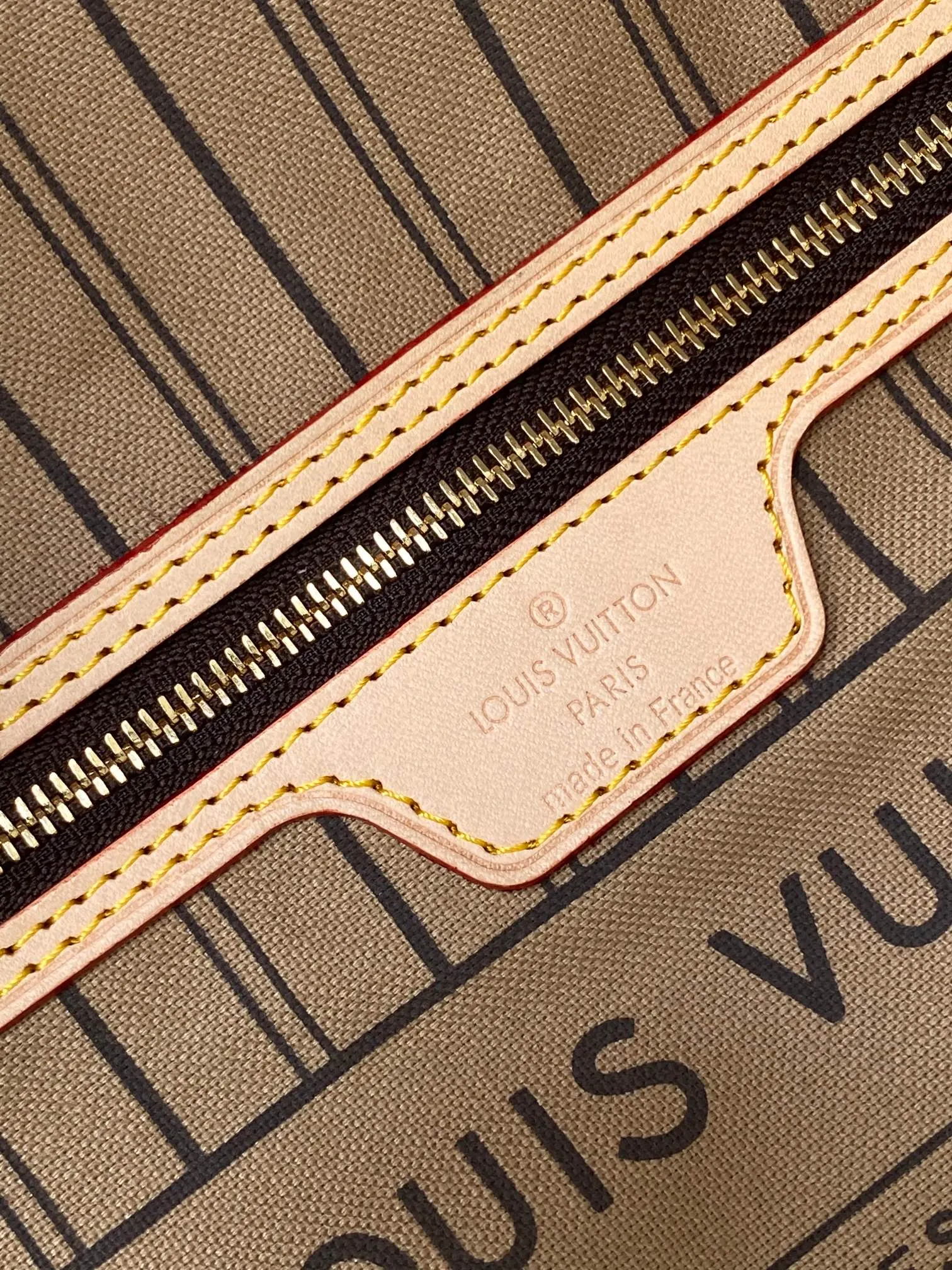 LV Neverfull 金色 牛皮 手拿包 精致手拿款