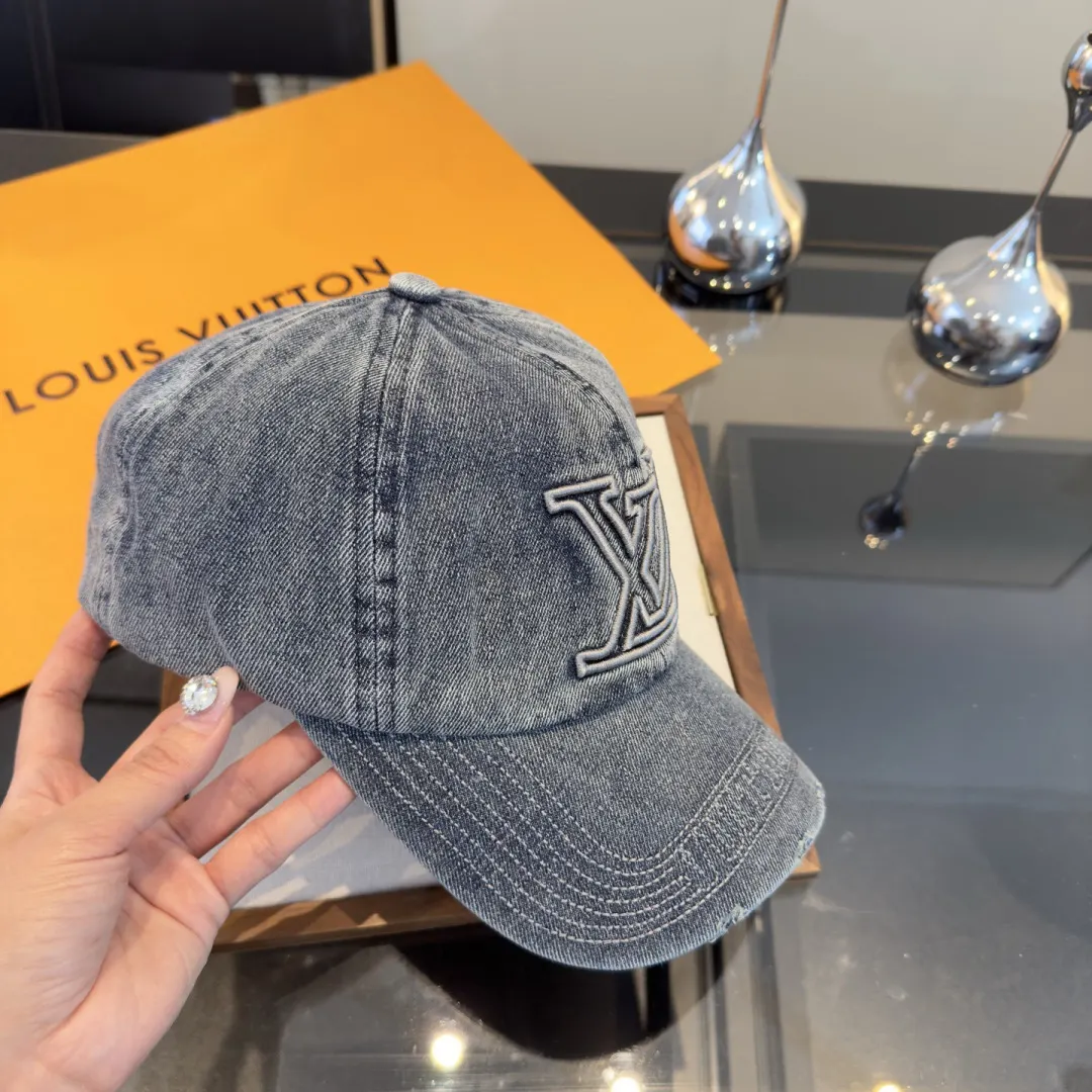 Louis Vuitton Fashion Item Casual