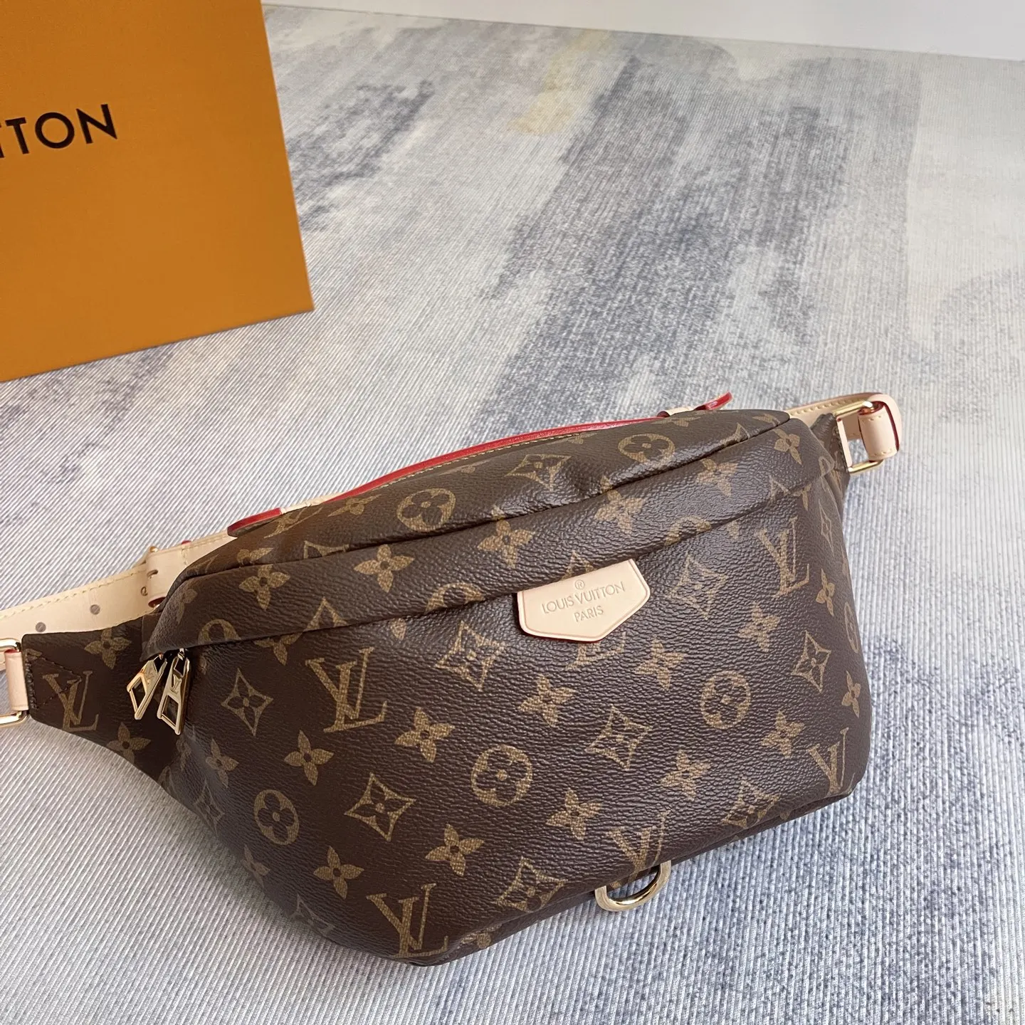 Louis Vuitton Gold Belt Bag Casual Leather