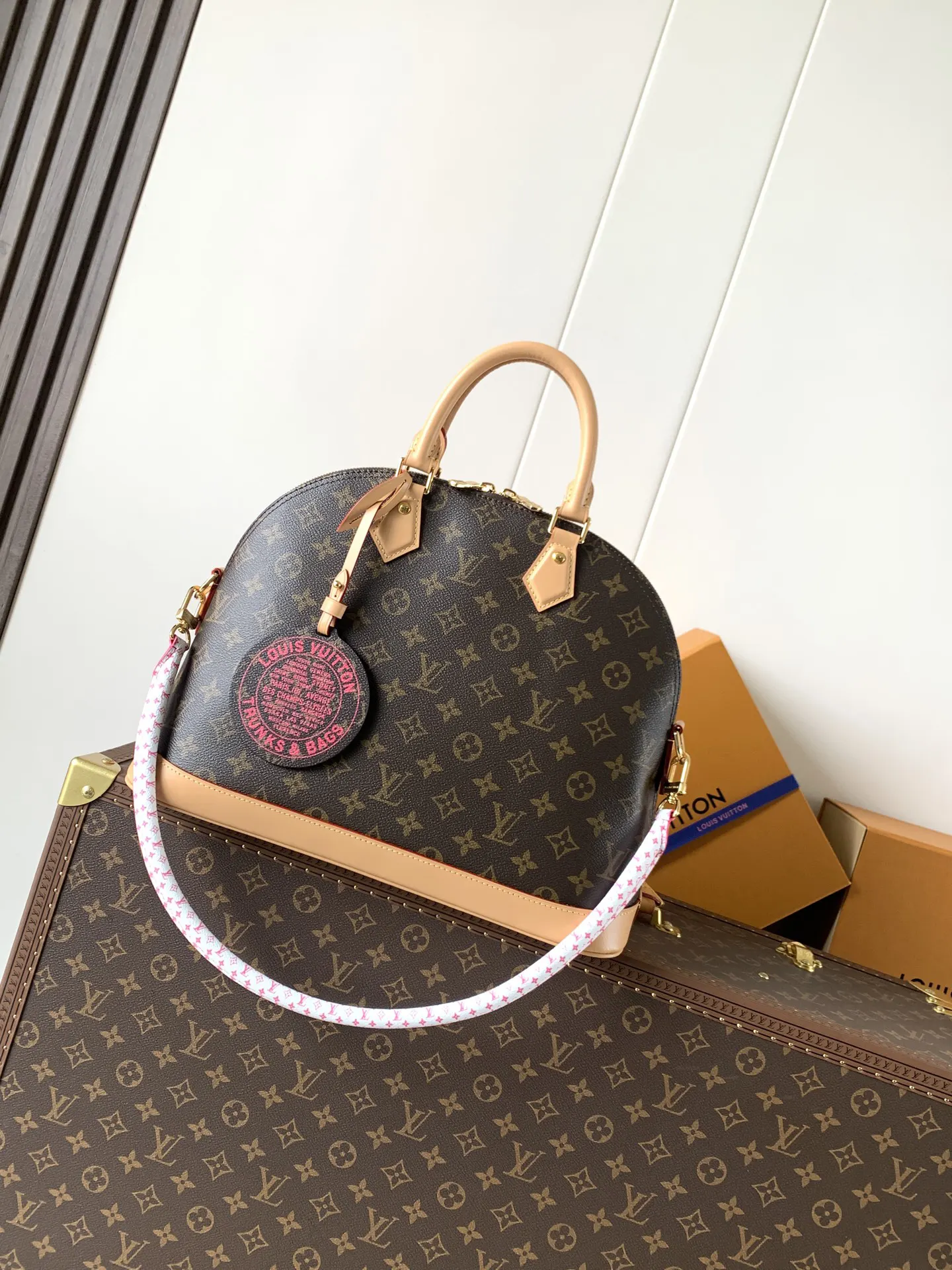 LV Alma 牛皮 棕鸵鸟纹 收納包 旅行收納款