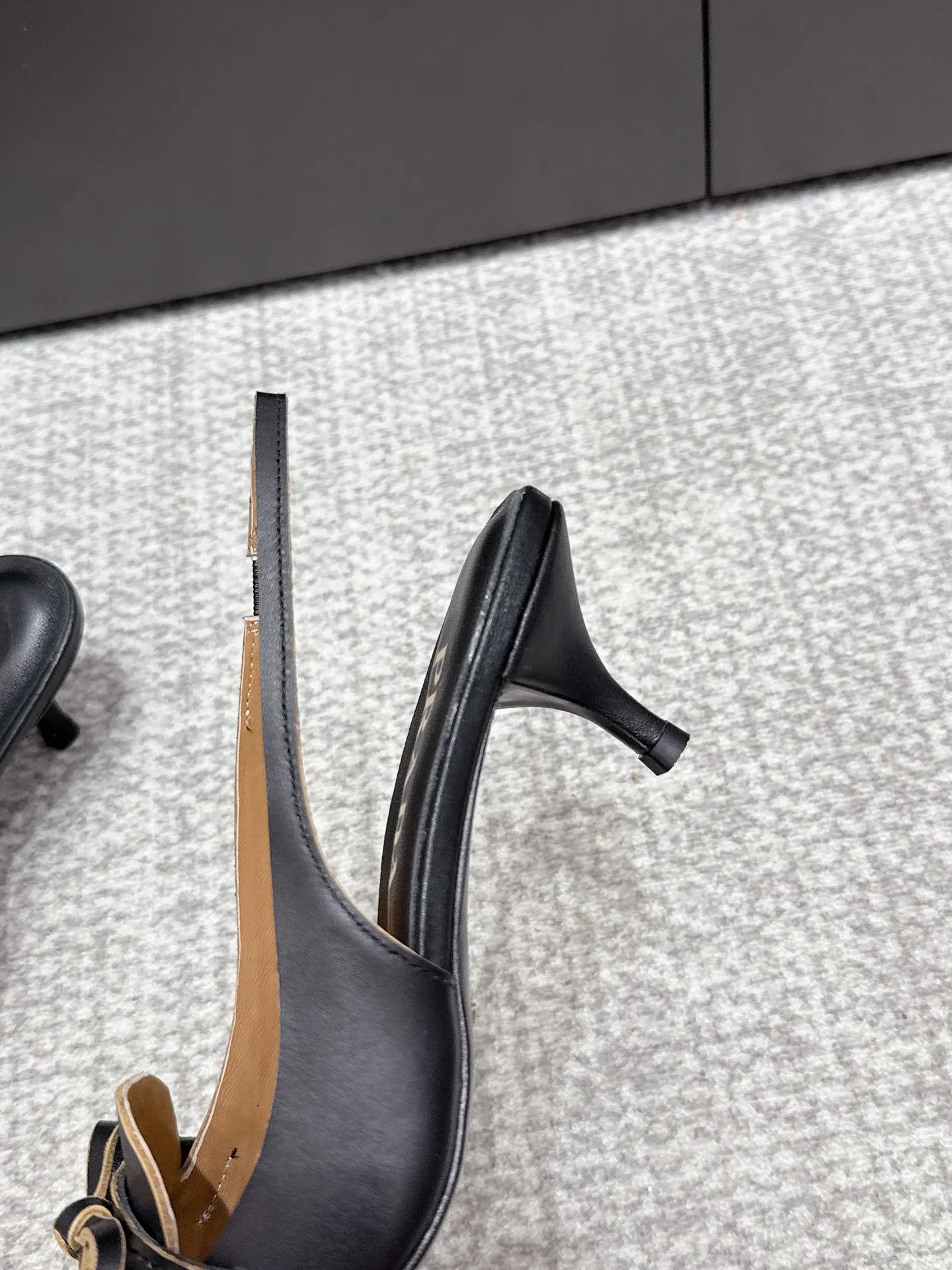 Prada 牛皮 羊皮 休闲鞋 舒适