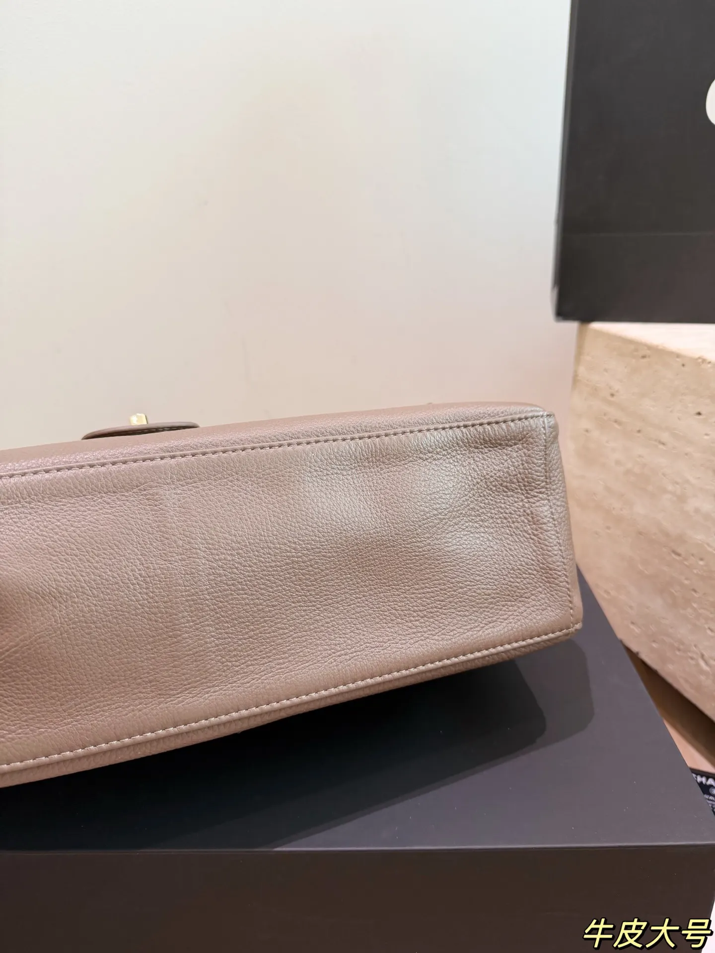 Audemars Piguet 银色 牛皮 斜挎包 轻便斜挎款