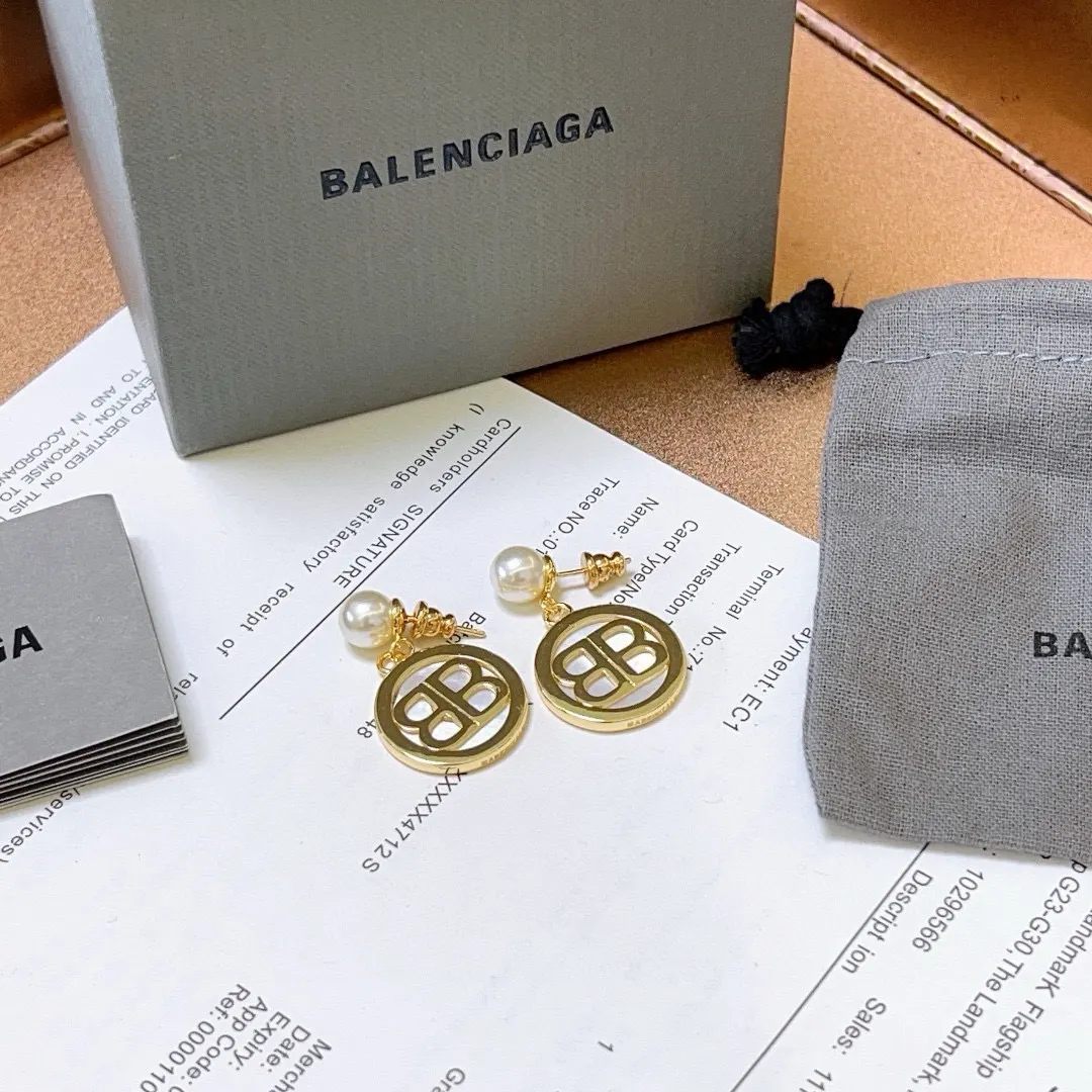 Balenciaga 配飾 精致搭配 耳飾(數字2) Balenciaga 配飾 精致搭配 耳飾(數字2)
