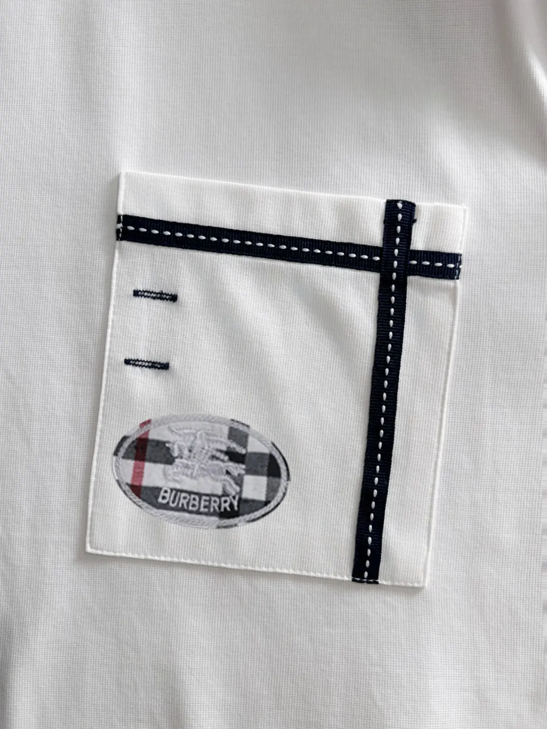 Burberry 2026 Spring Summer Short Sleeve T-Shirt Casual Versatile Style Image 4 Burberry 2026 Spring Summer Short Sleeve T-Shirt Casual Versatile Style Image 4
