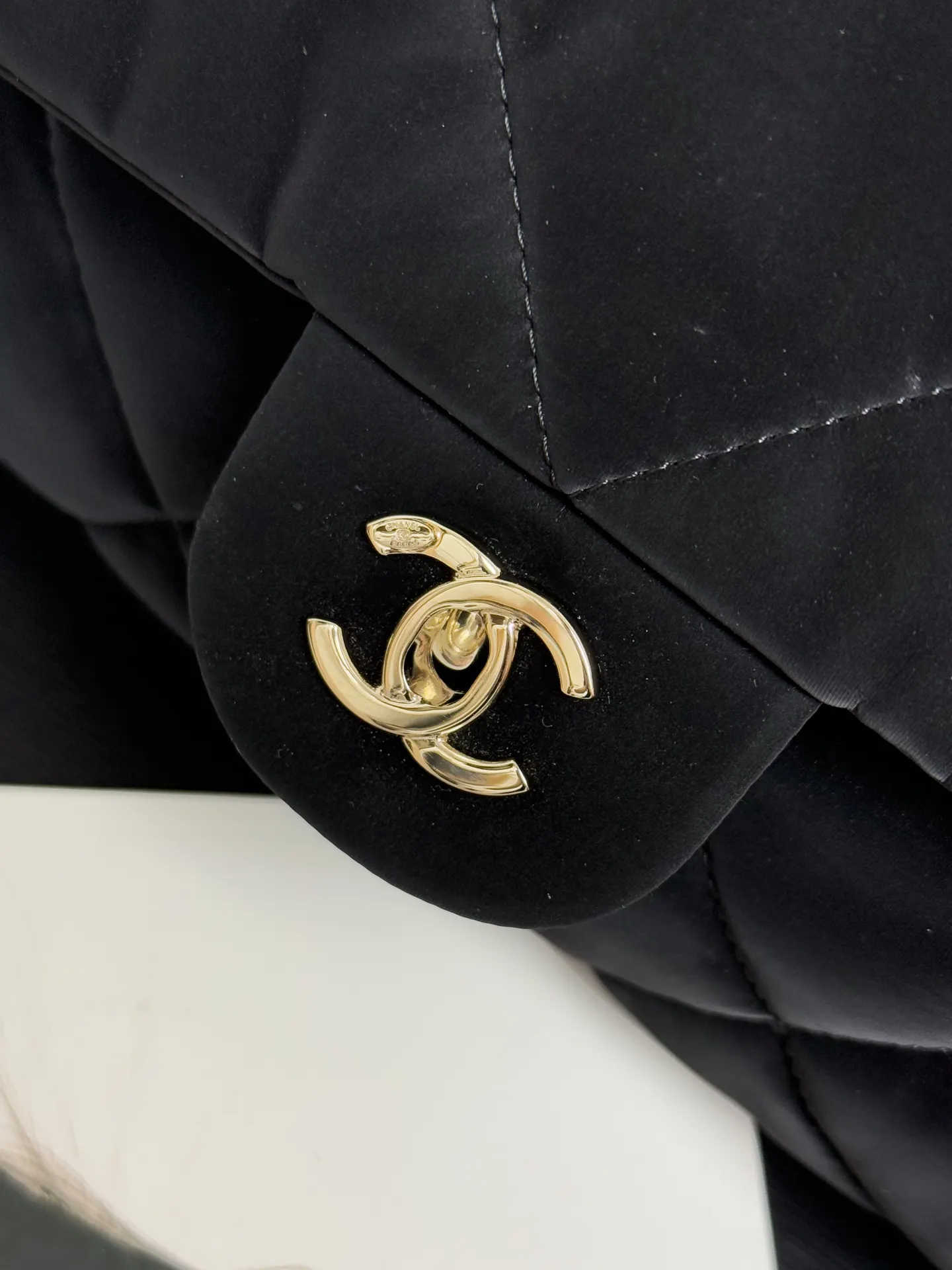CHANEL 黑色牛皮链条翻盖包 蝴蝶结款