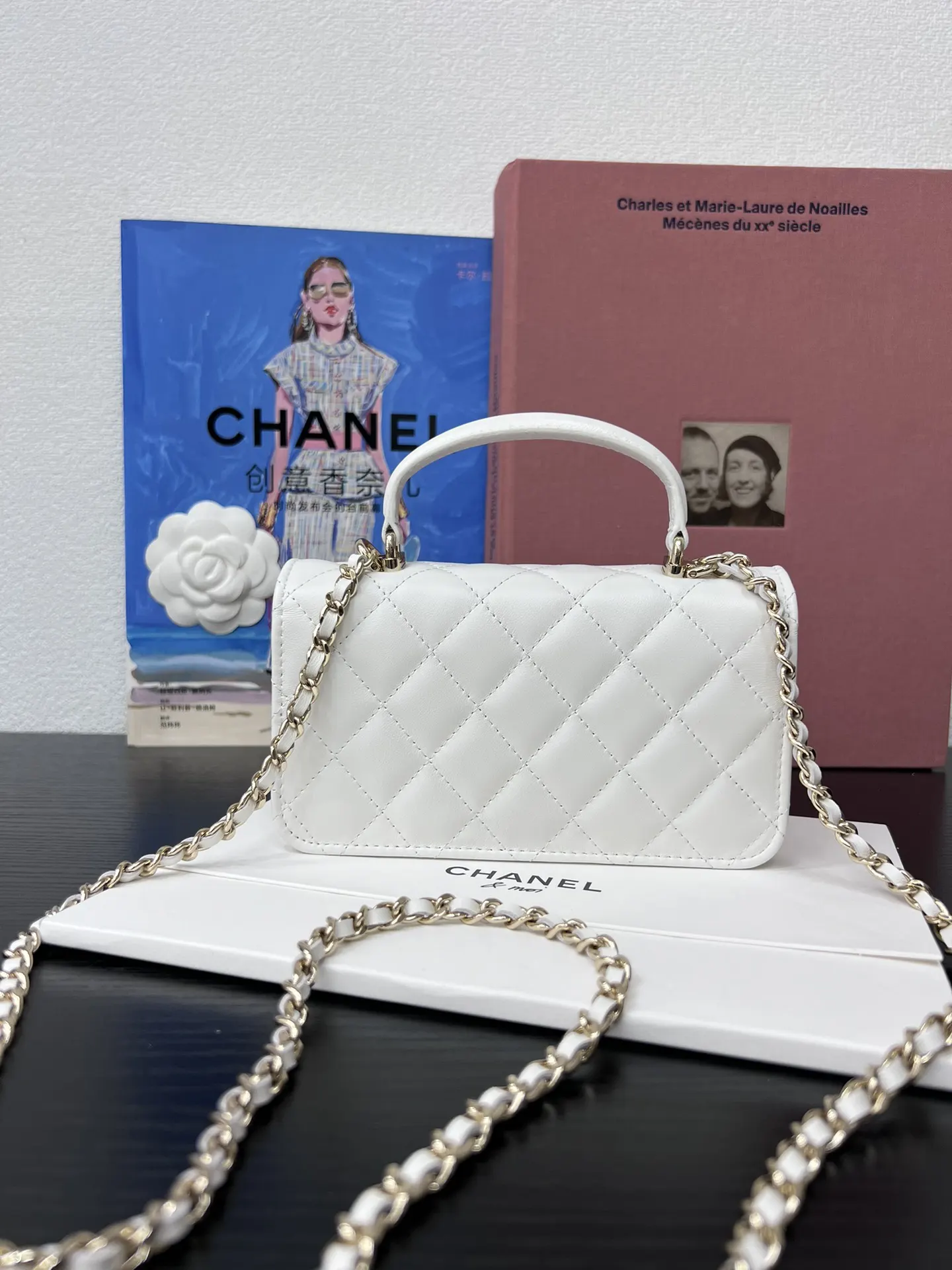 CHANEL 浅粉色荔枝纹牛皮翻盖链条包 小号款