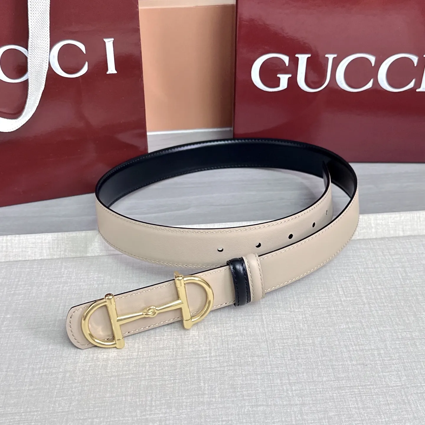 Gucci 双G扣牛皮腰带