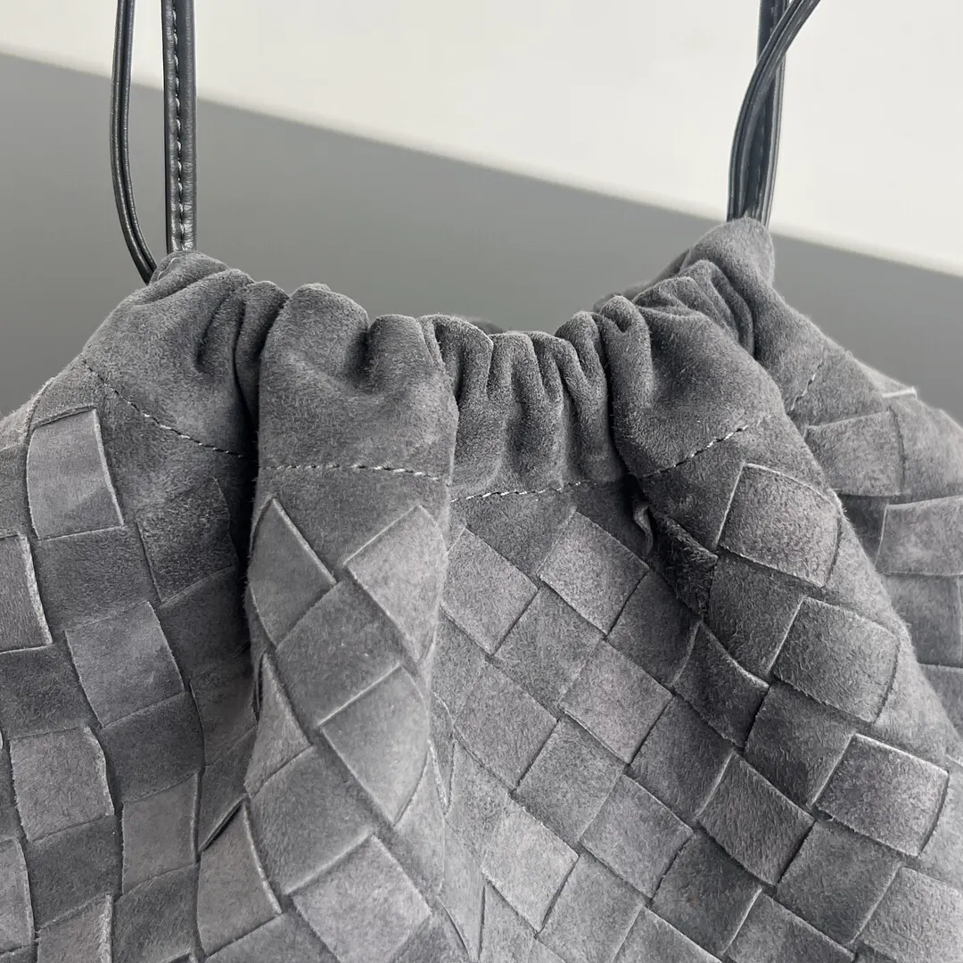 Bottega Veneta 麂皮 腋下包 复古腋下背款