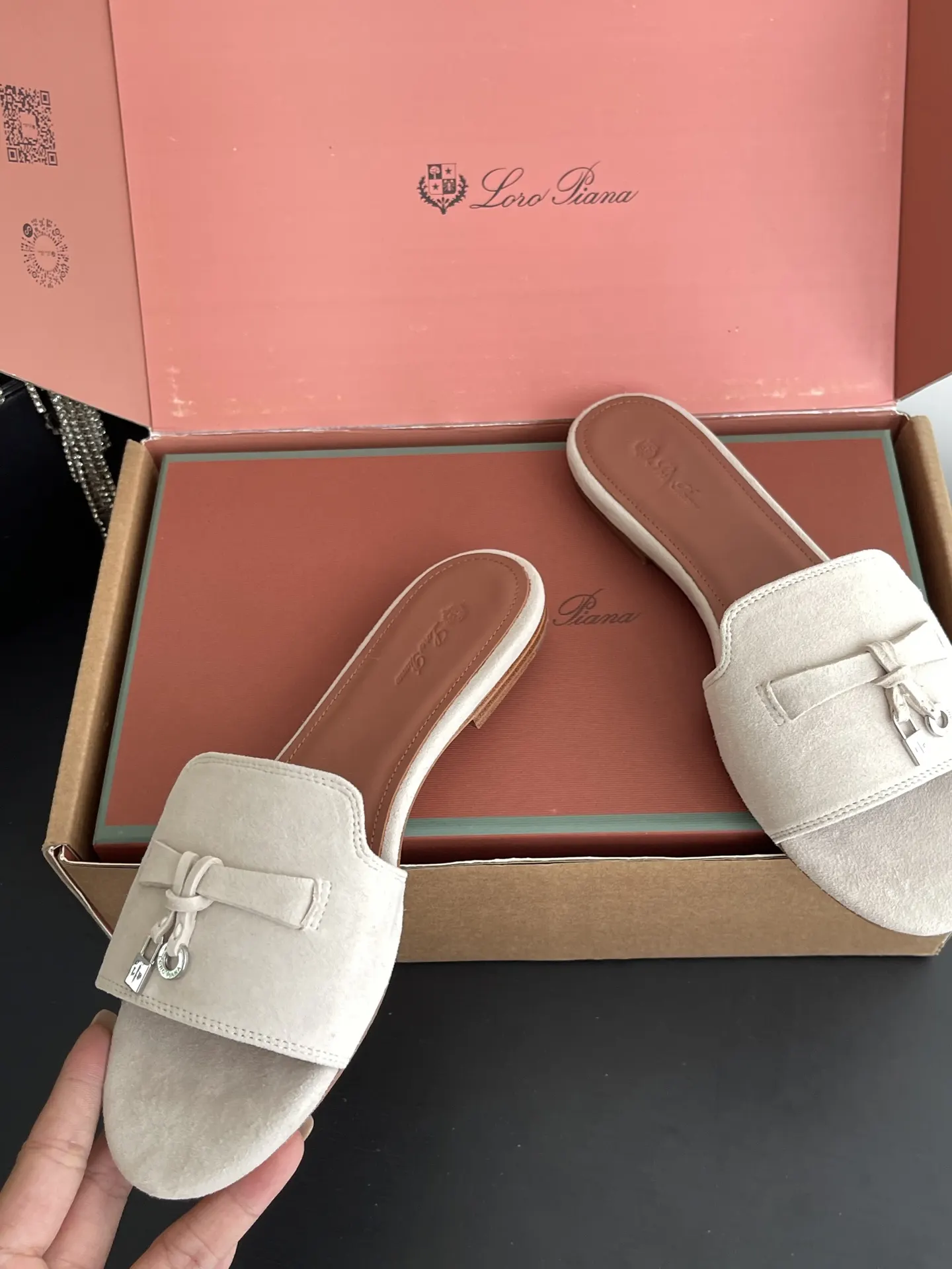Loro Piana 拖鞋 轻便舒適款(數字3) Loro Piana 拖鞋 轻便舒適款(數字3)