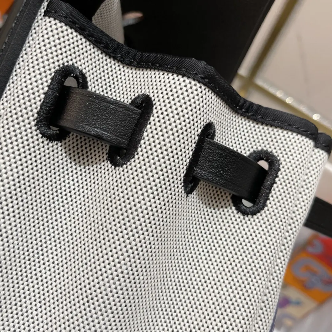 Hermès Kelly 紅色 帆布拼皮 雙肩包 31cm 休閒通勤(數字2) Hermès Kelly 紅色 帆布拼皮 雙肩包 31cm 休閒通勤(數字2)