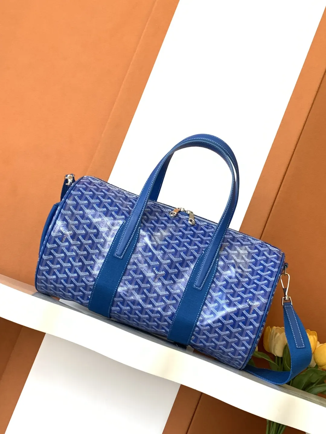 Goyard 侧边设有扣环 可以自行搭 中号背带进行肩背 旅行袋 大容量旅行款
