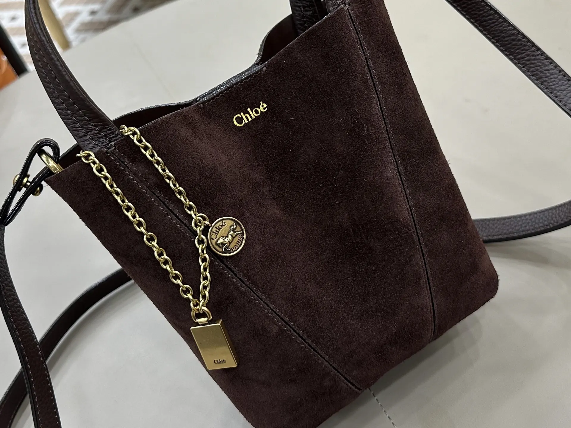 金色 麂皮 Chloe Spin系列麂皮托特包 大容量托特款