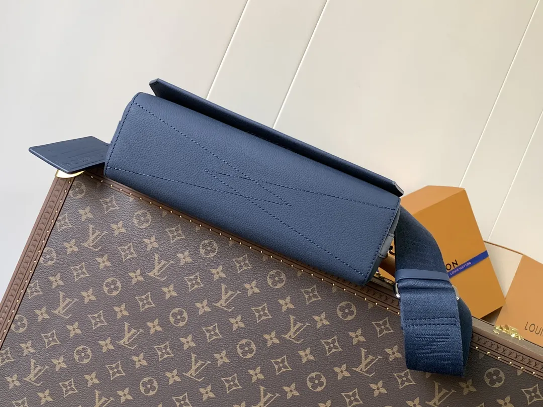 LV 黑色 藍色 牛皮 收納包 旅行收納款
