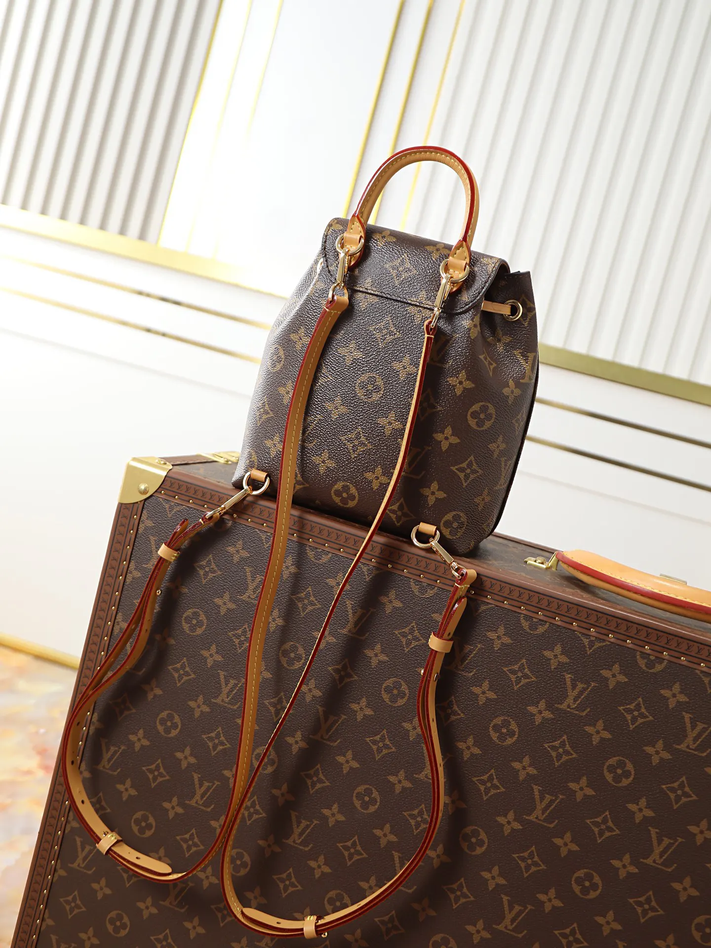 LV 老花 小牛皮 半钢五金 MONTSOUR 双肩包 实用双肩款