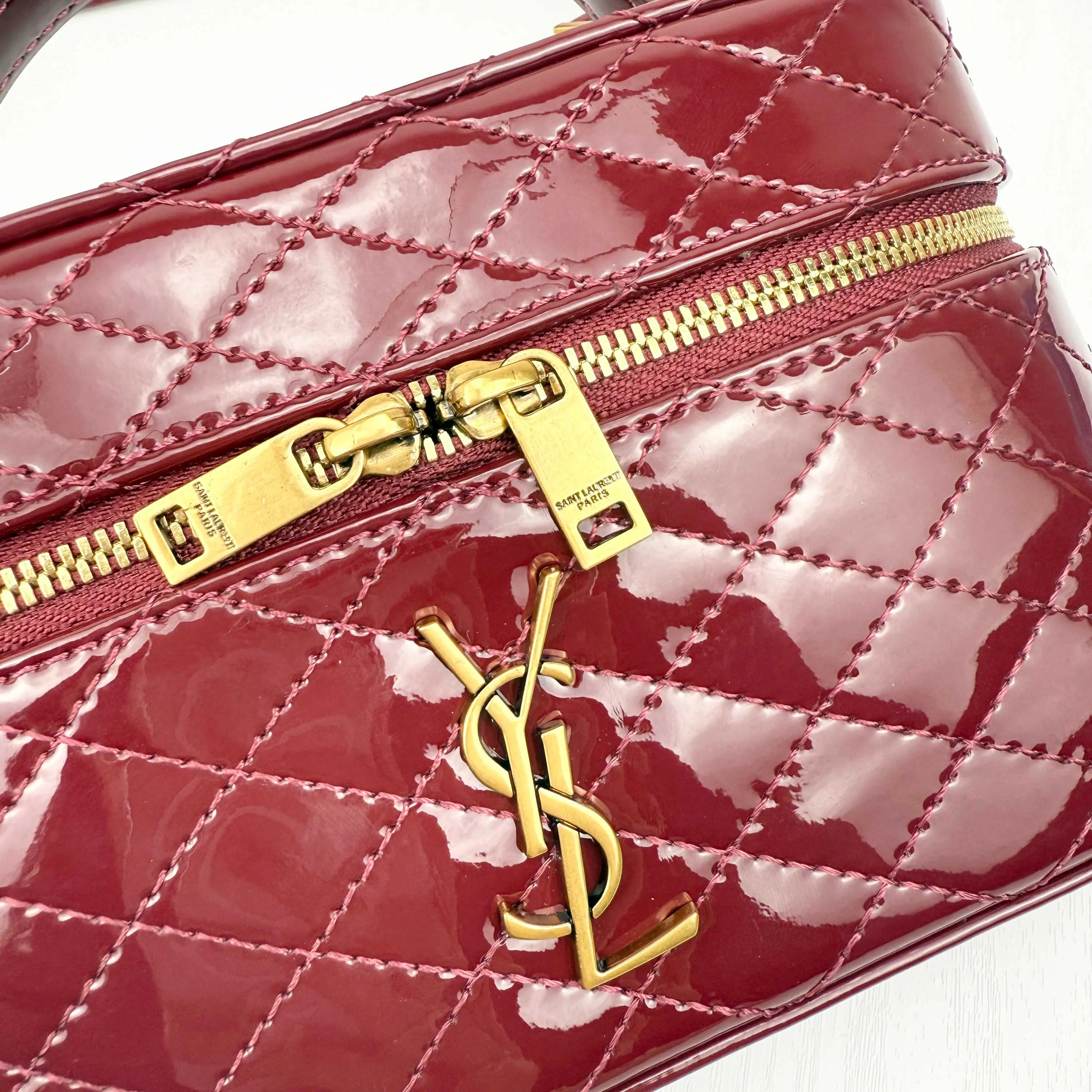 羊皮 GABY VANITY BAG 迷你漆皮革肩 手拿包 精致手拿款