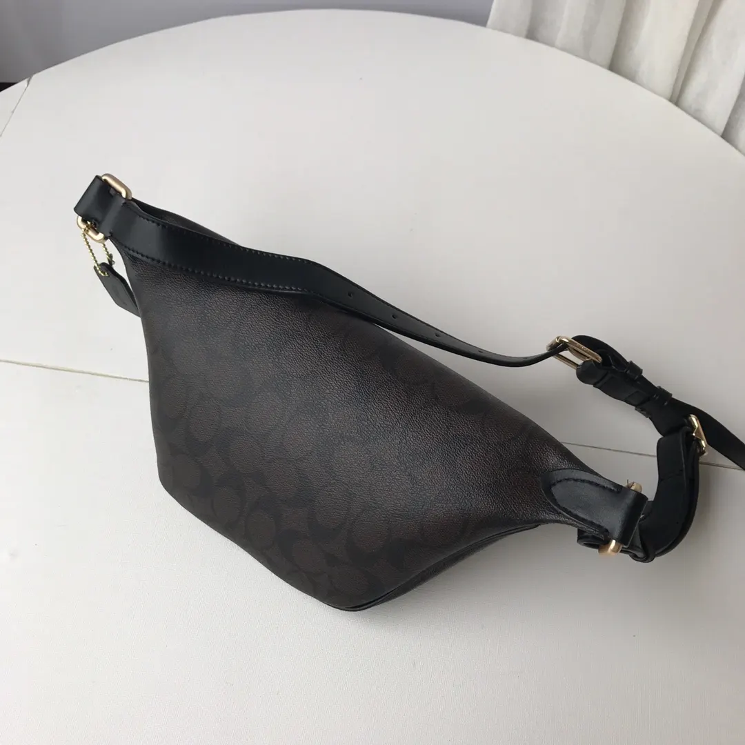 Coach 女士 經典Logo腰包 胸包 休閒腰包款