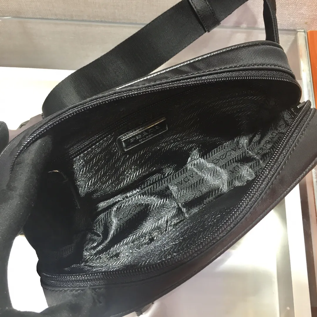 Prada Re-Nylon 黑色 腰包