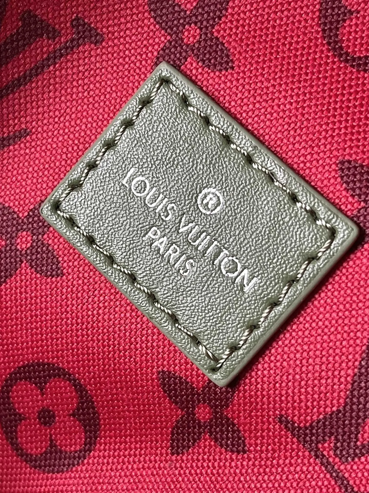 LV 綠色 帆布 雙肩包 实用雙肩款