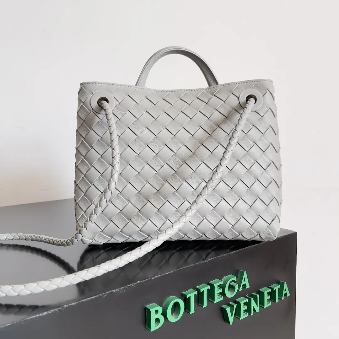 Bottega Veneta Andiamo 白色 编织手提包 精选款