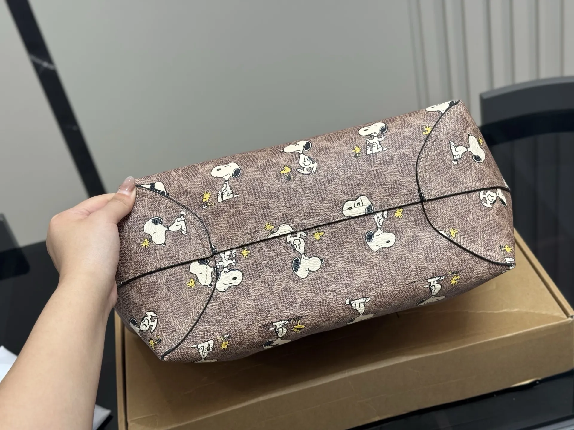 Coach city托特包 大容量托特款