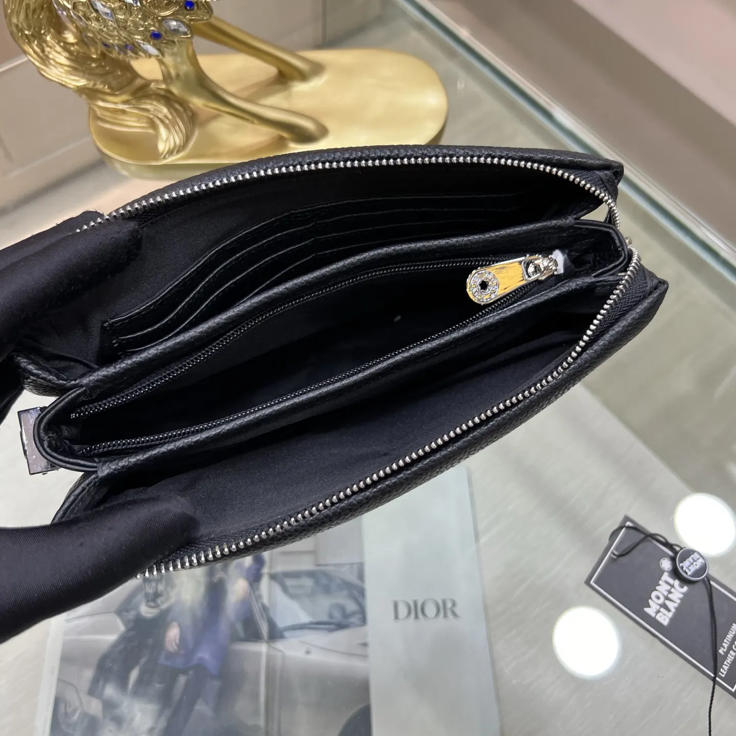 MONTBLANC万宝龙 黑 万宝 手拿包 精致手拿款(數字9) MONTBLANC万宝龙 黑 万宝 手拿包 精致手拿款(數字9)