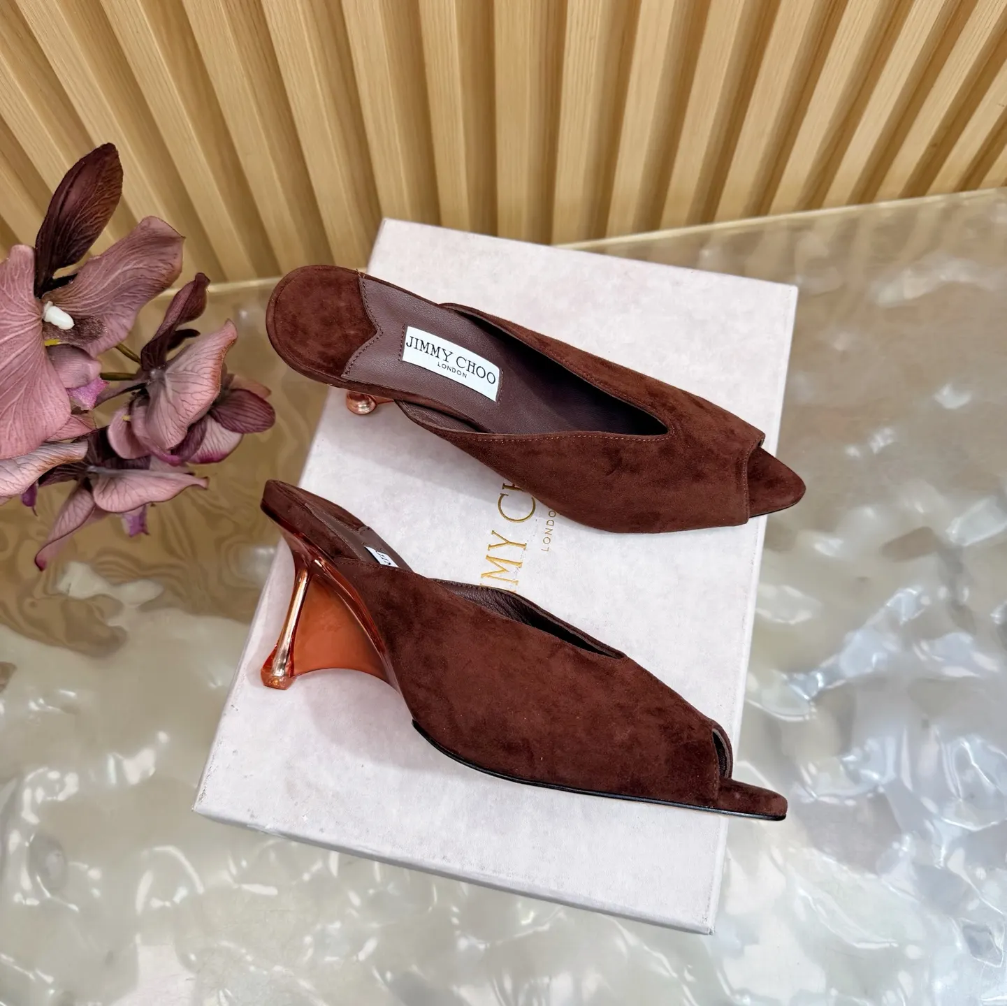 Jimmy Choo 運動鞋 休閒百搭款(數字3) Jimmy Choo 運動鞋 休閒百搭款(數字3)