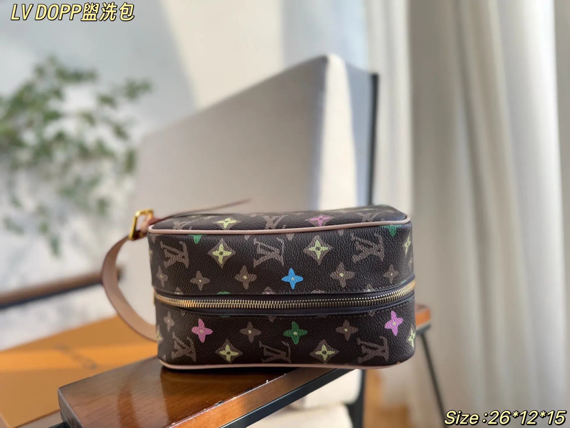 包 包洗漱包 又出一 收納 同样也是容量惊人 化妝包 便携收納款