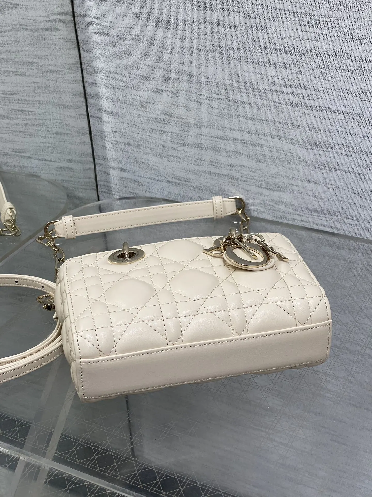 Dior 羊皮 进口 羊皮横款戴妃包迷你 鏈條包 精致鏈條款