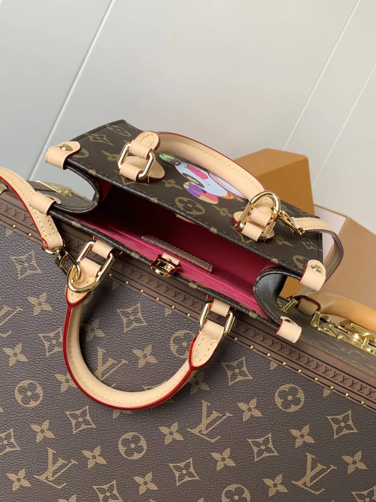 LV 牛皮 村上隆再版系列以玩味笔触演 收納包 旅行收納款