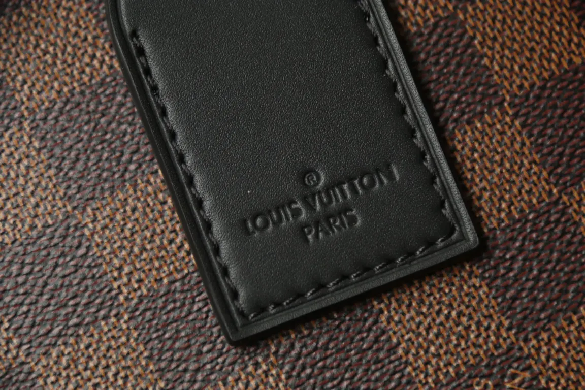 Damier 手拿包 精致手拿款