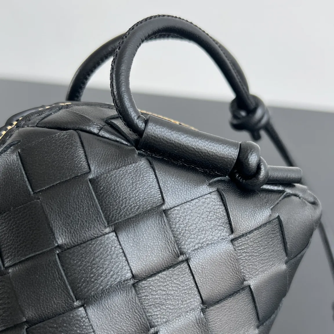 Bottega Veneta 腋下包 復古腋下背款