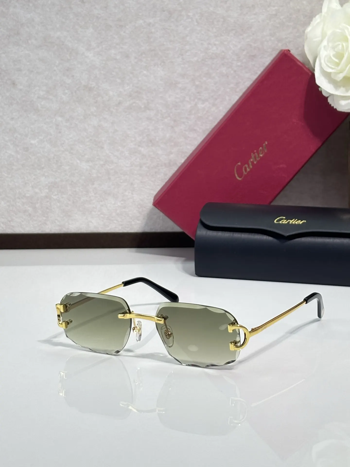 Cartier 墨镜 時尚防晒款