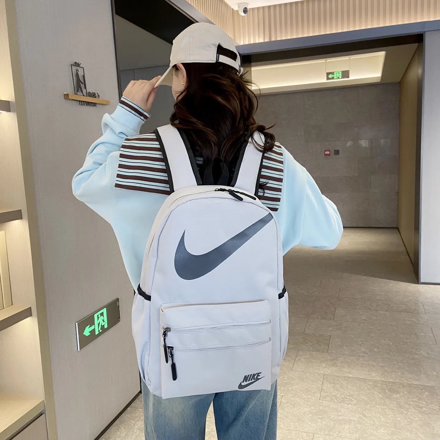 NIKE耐克 男女同款簡約百搭休閒時尚運動輕便 雙肩包 实用雙肩款