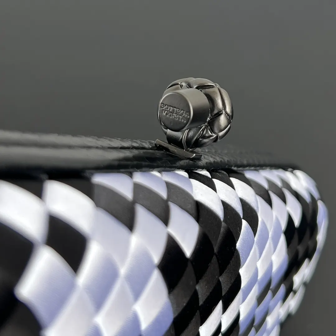 Bottega Veneta 化妆包 便携收纳款