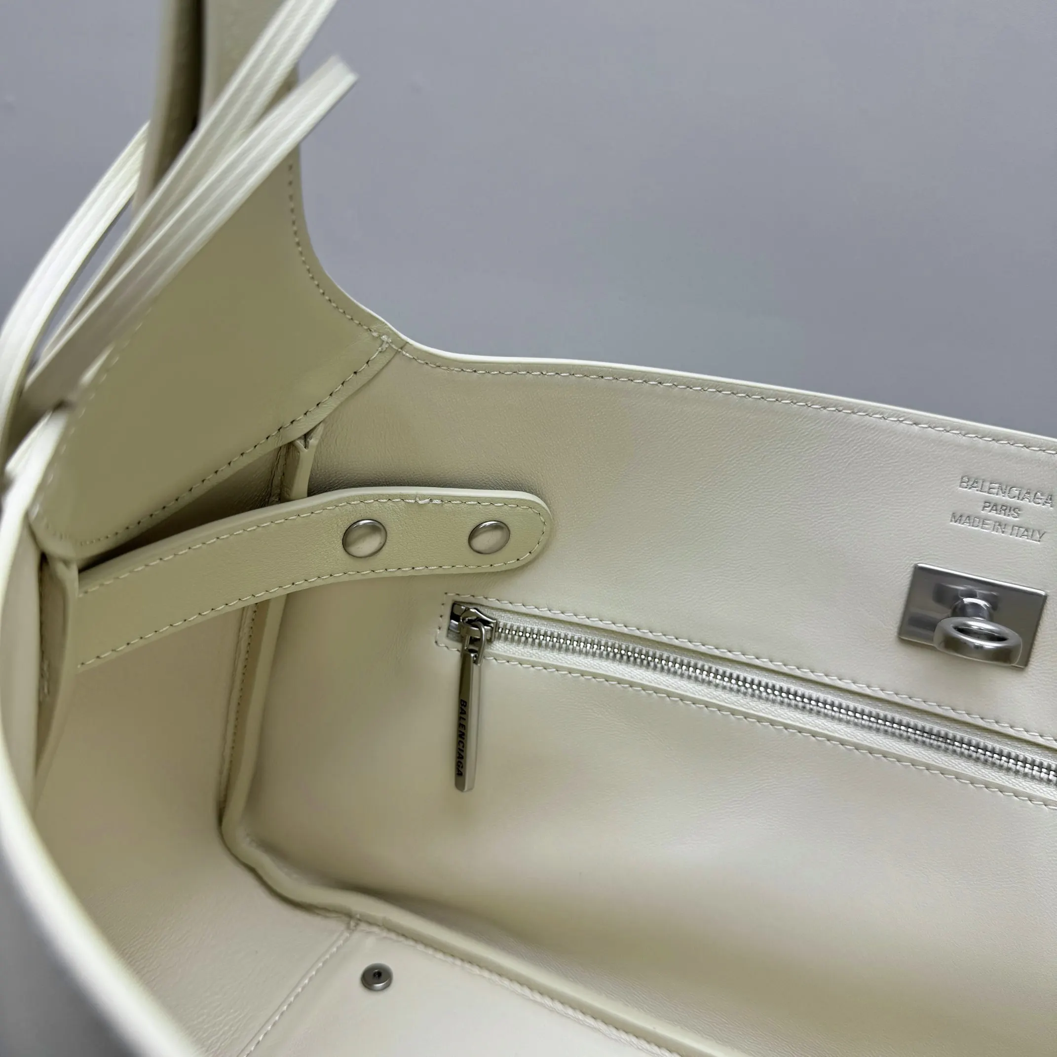 Gold Shoulder Bag Image 9 Gold Shoulder Bag Image 9