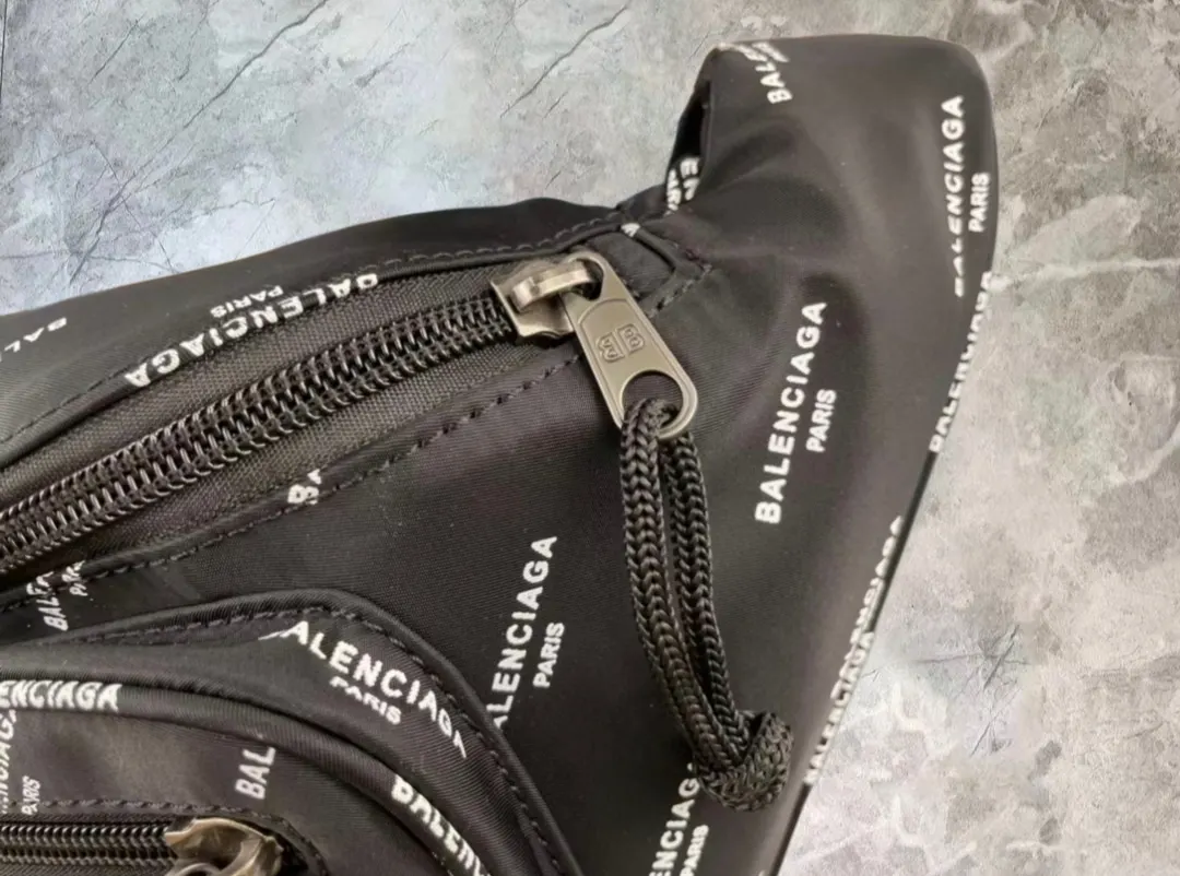 Balenciaga 丝印 有售 质量 巴黎世家胸包 腰包 男女同款 休閒腰包款