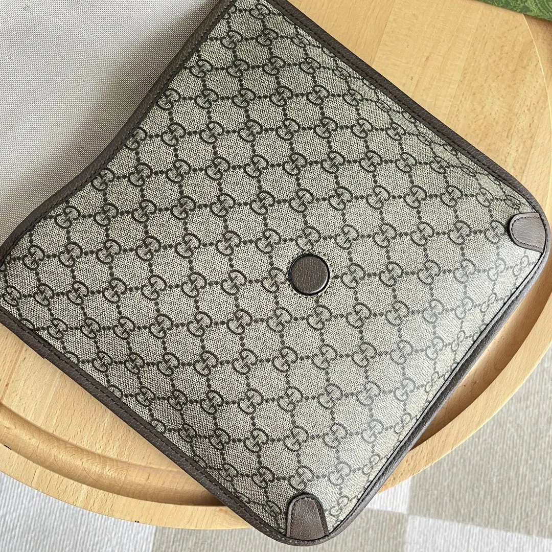 Gucci GG Supreme 老花 斜挎包