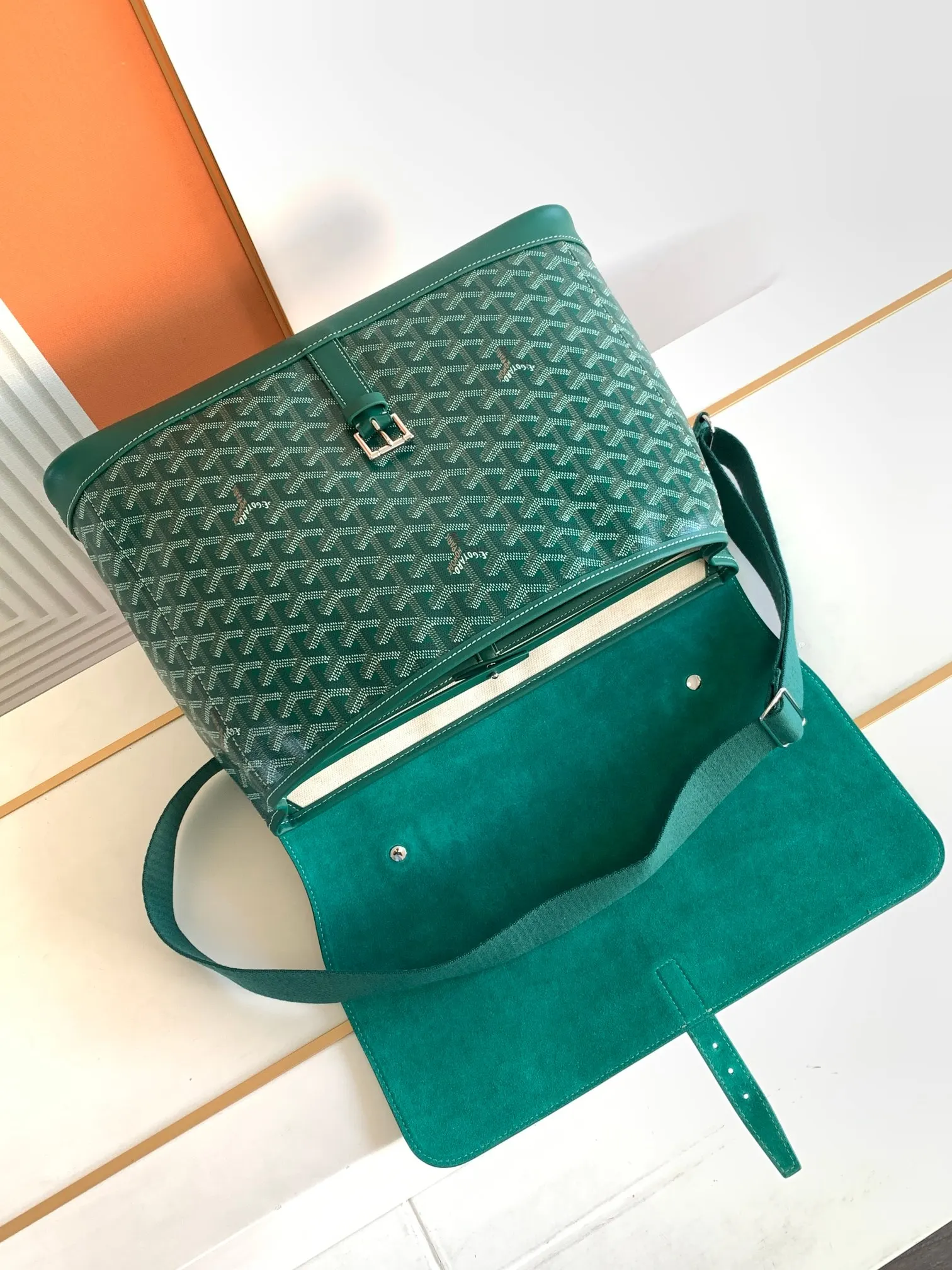 Briefcase Business Commuter Classic Leather