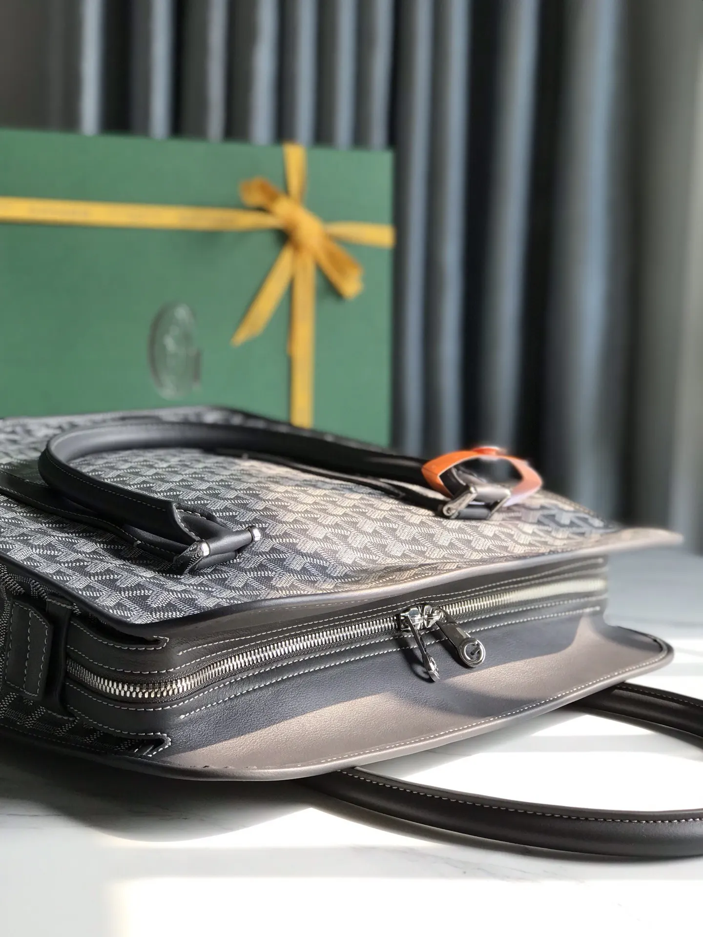 Goyard 皮革 Bourgogne竖款公文包 重新演绎了 商務通勤款