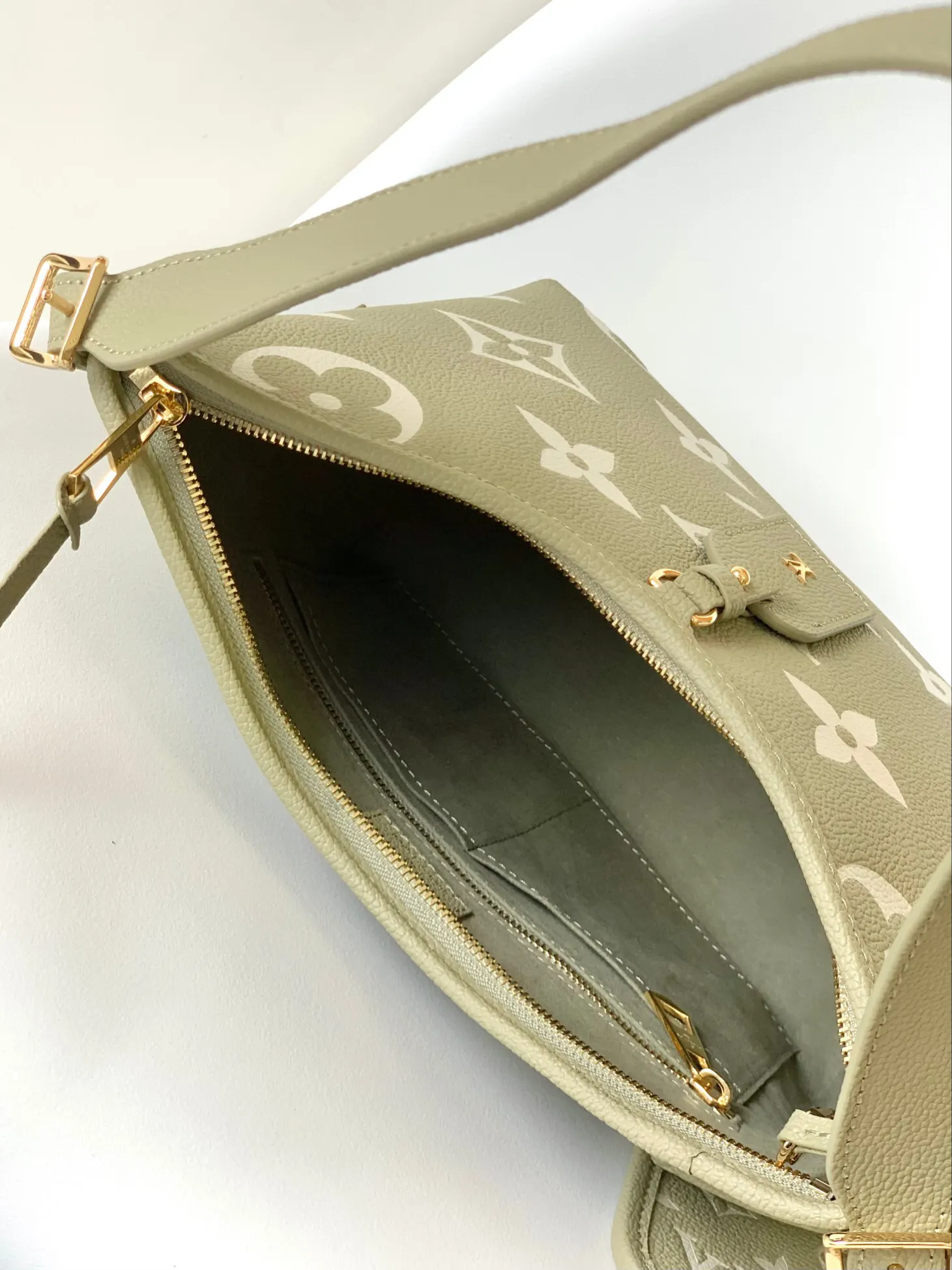 CarryAll Mo手拿包 精致手拿款(數字9) CarryAll Mo手拿包 精致手拿款(數字9)