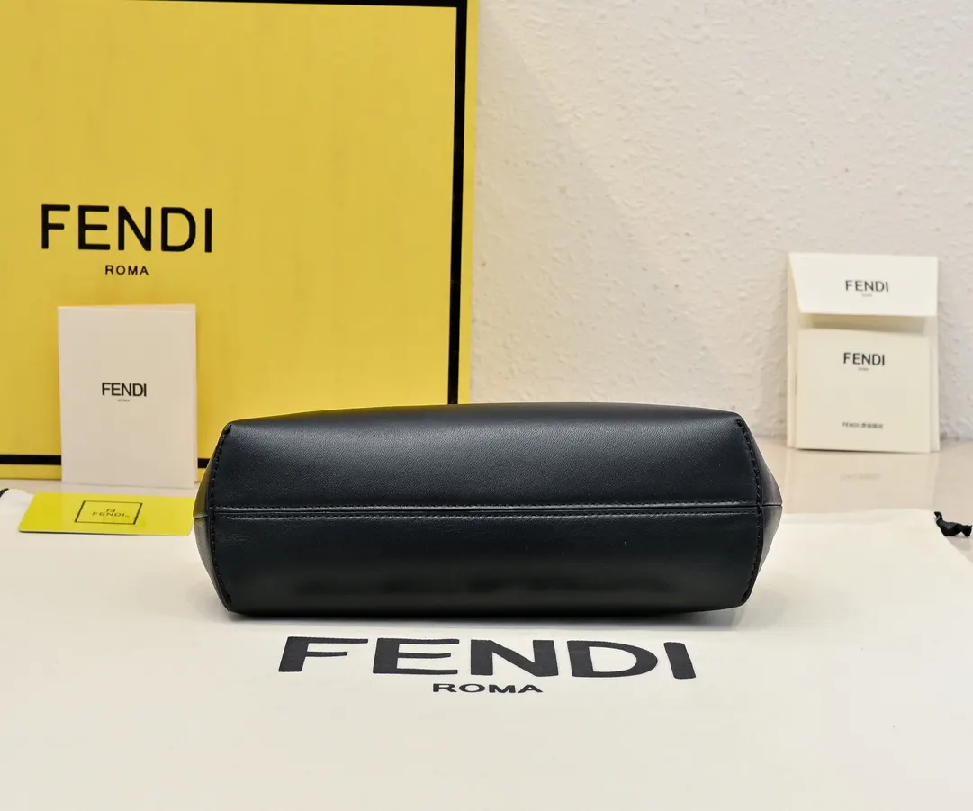 全新FEND First来了 手拿包 精致手拿款