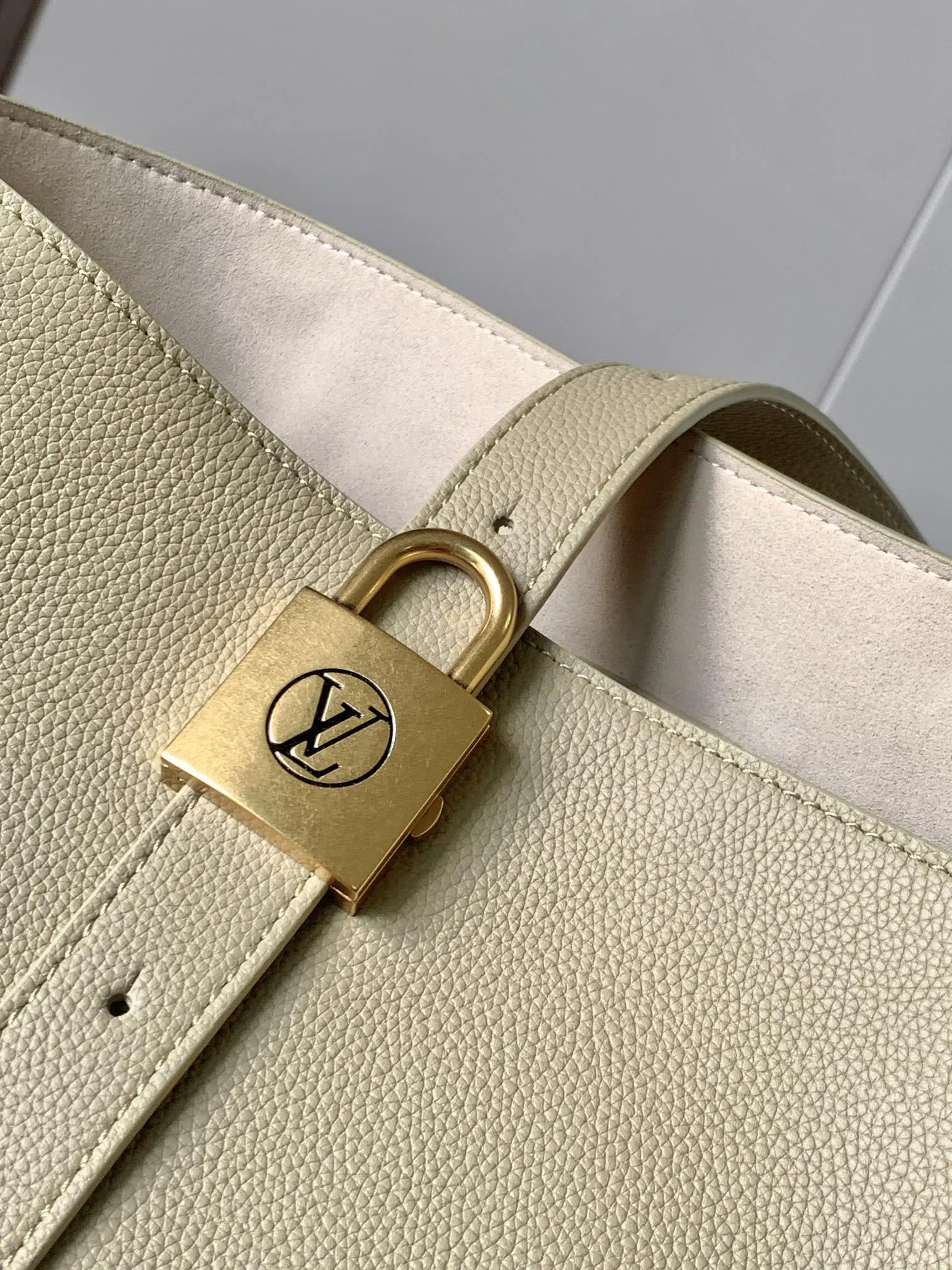 LV handbag Image 6 LV handbag Image 6