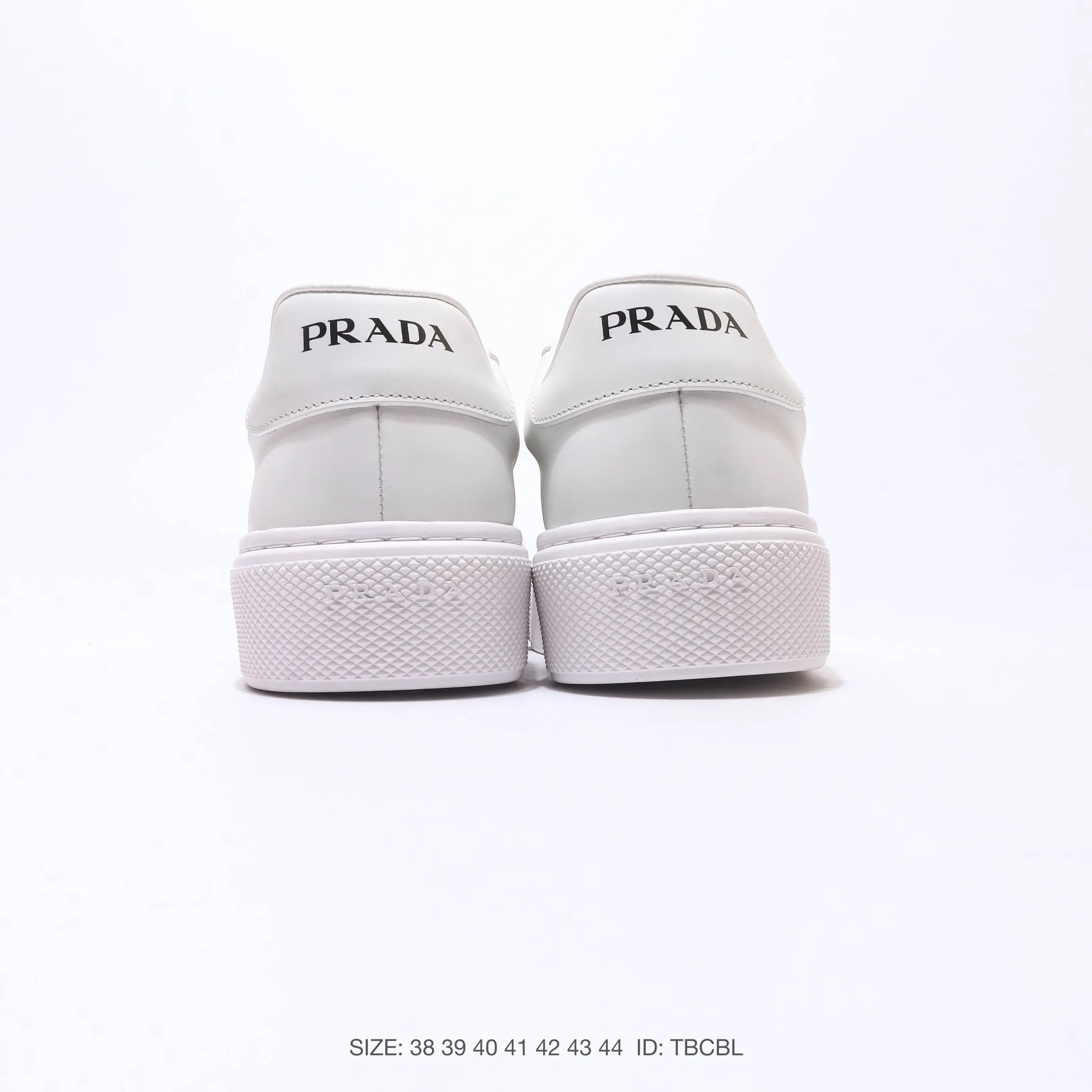 PRADA 休闲鞋 舒适百搭款