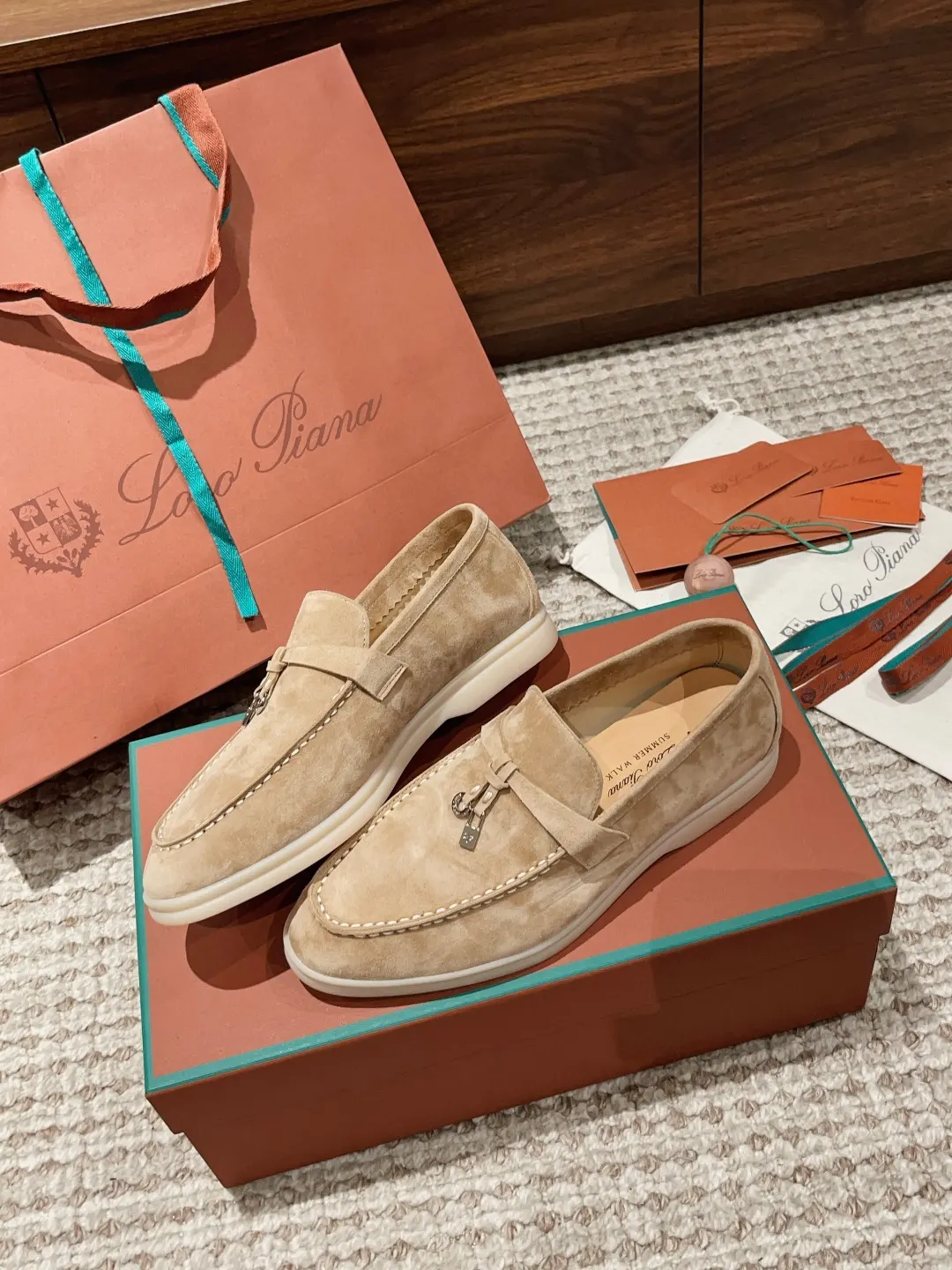 Loro Piana SS 運動鞋 休閒百搭款(數字4) Loro Piana SS 運動鞋 休閒百搭款(數字4)
