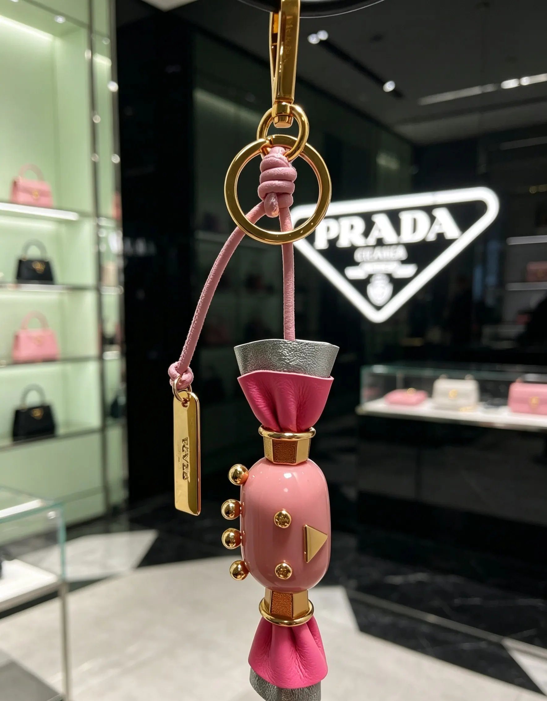 Prada 皮革 三角标 包包挂件/钥匙扣