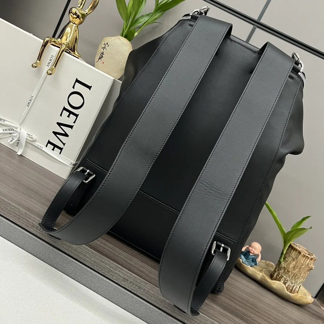小牛皮 L⊚℮w℮ 最新Goya Backpack系列 雙肩 雙肩包 实用雙肩款