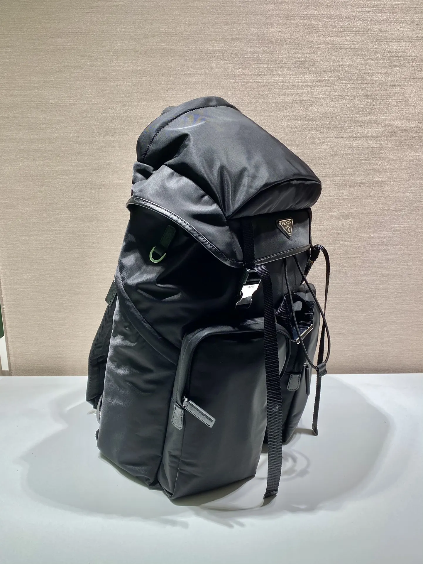 尼龍 登山包 雙肩背包采用进口尼龍面 雙肩包 实用雙肩款