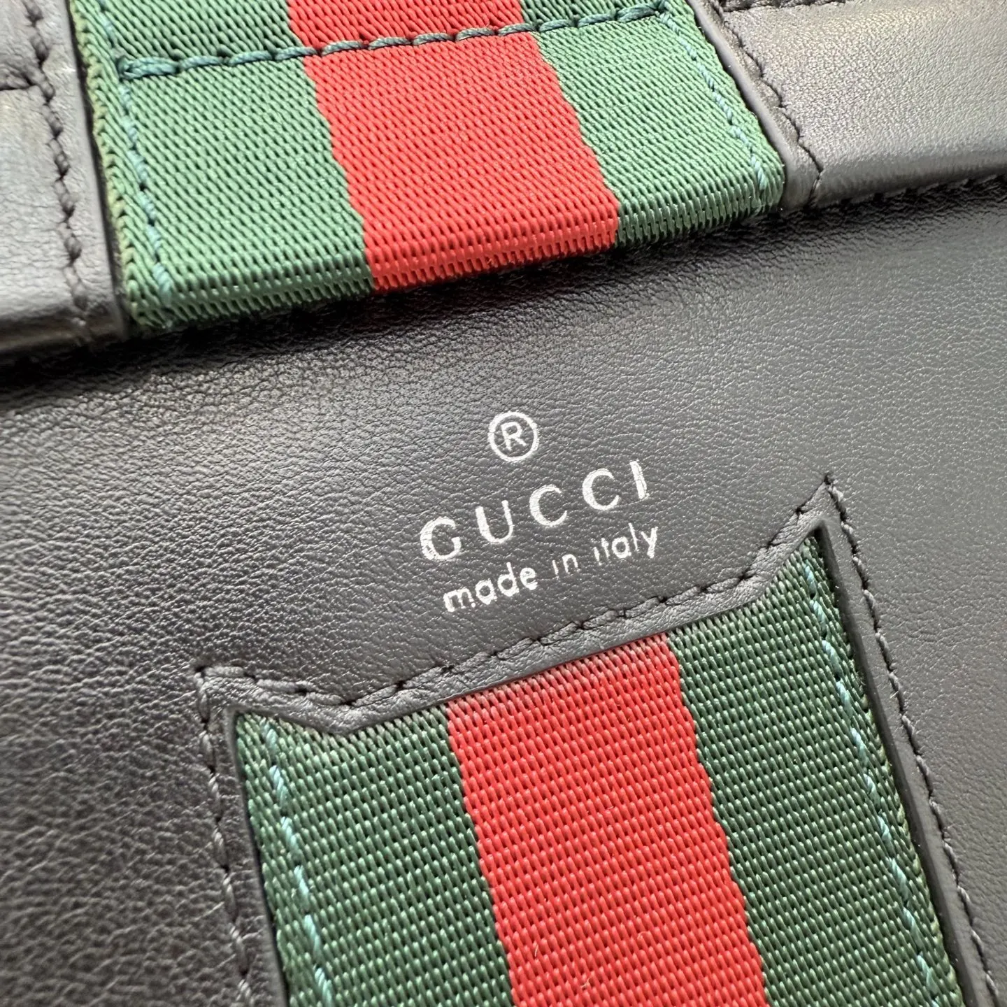 Gucci 黑色 銀色 牛皮 雙肩包 实用雙肩款