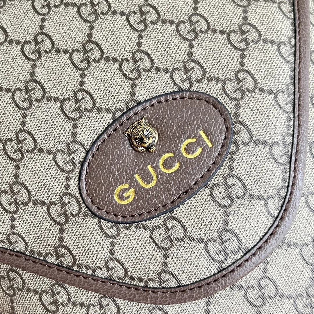 Gucci GG Supreme 老花 斜挎包