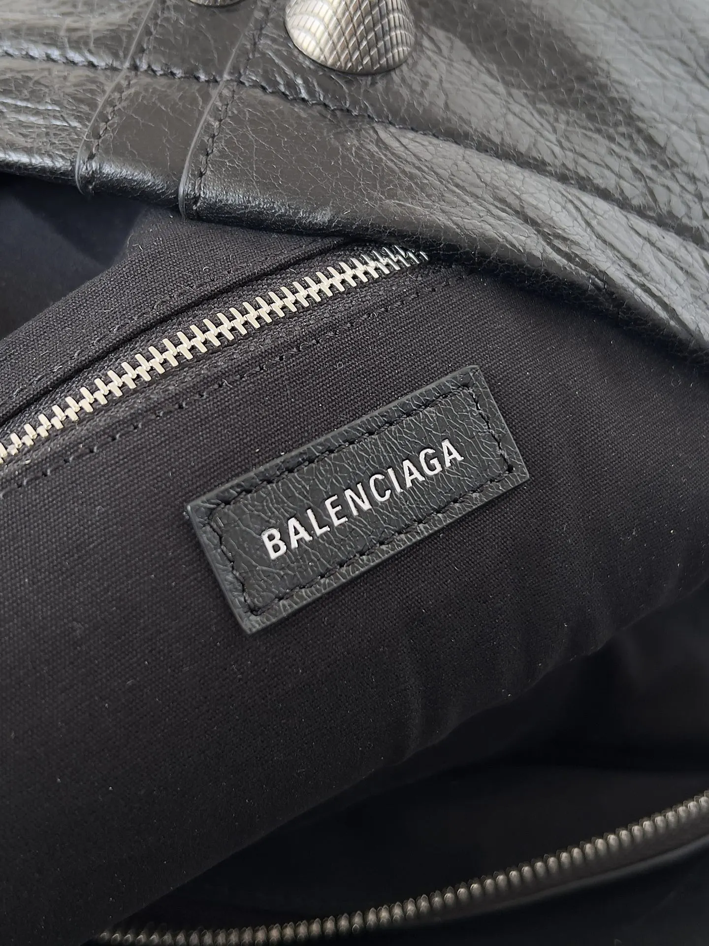 Balenciaga 羊皮 双肩包 实用双肩款